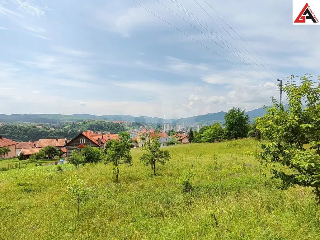 Kuća 150 m2 sa okućnicom 4040 m2 - KAKANJ 1
