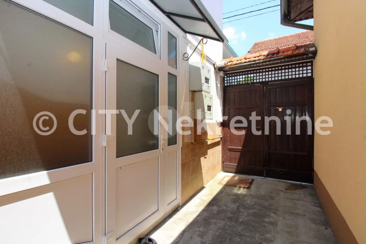 Trosoban stan - Stari grad - Mihrivode - 55 m2 5