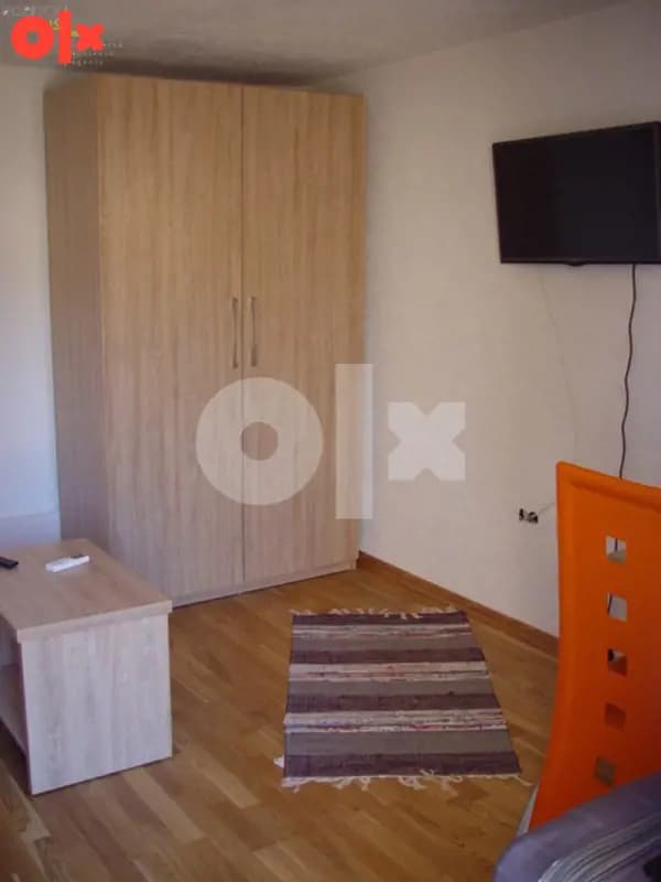 Iznajmljuje se garsonjera Avenija Mostar. 1