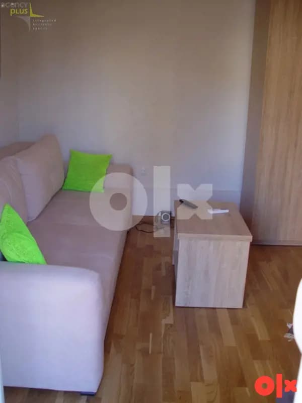 Iznajmljuje se garsonjera Avenija Mostar. 1