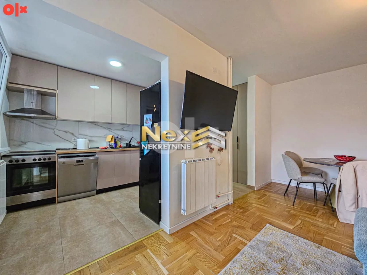 Renoviran dvoiposoban stan Envera Šehovića/Dolac Malta 4