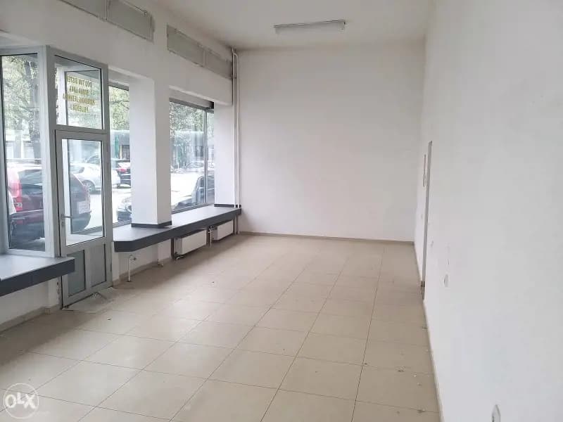 Poslovni prostor - strogi centar Prijedora - 90 m2 1