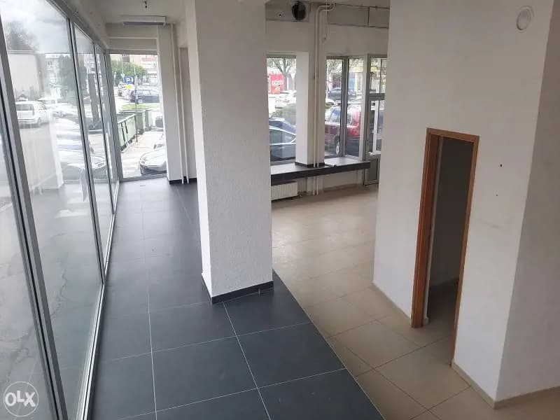 Poslovni prostor - strogi centar Prijedora - 90 m2 5