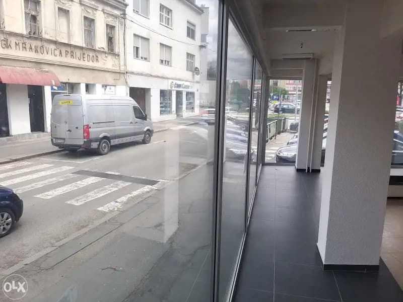 Poslovni prostor - strogi centar Prijedora - 90 m2 6