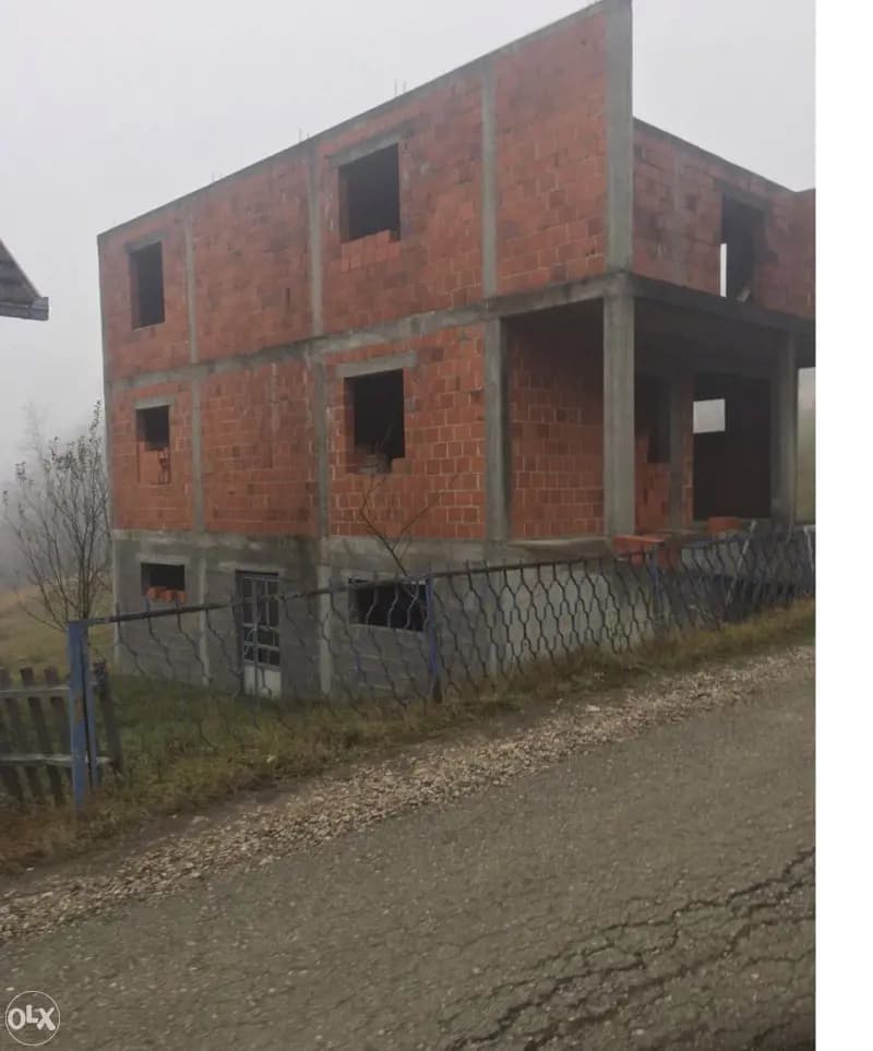 Tri kuće na placu u Loparama - 5515 m2 1