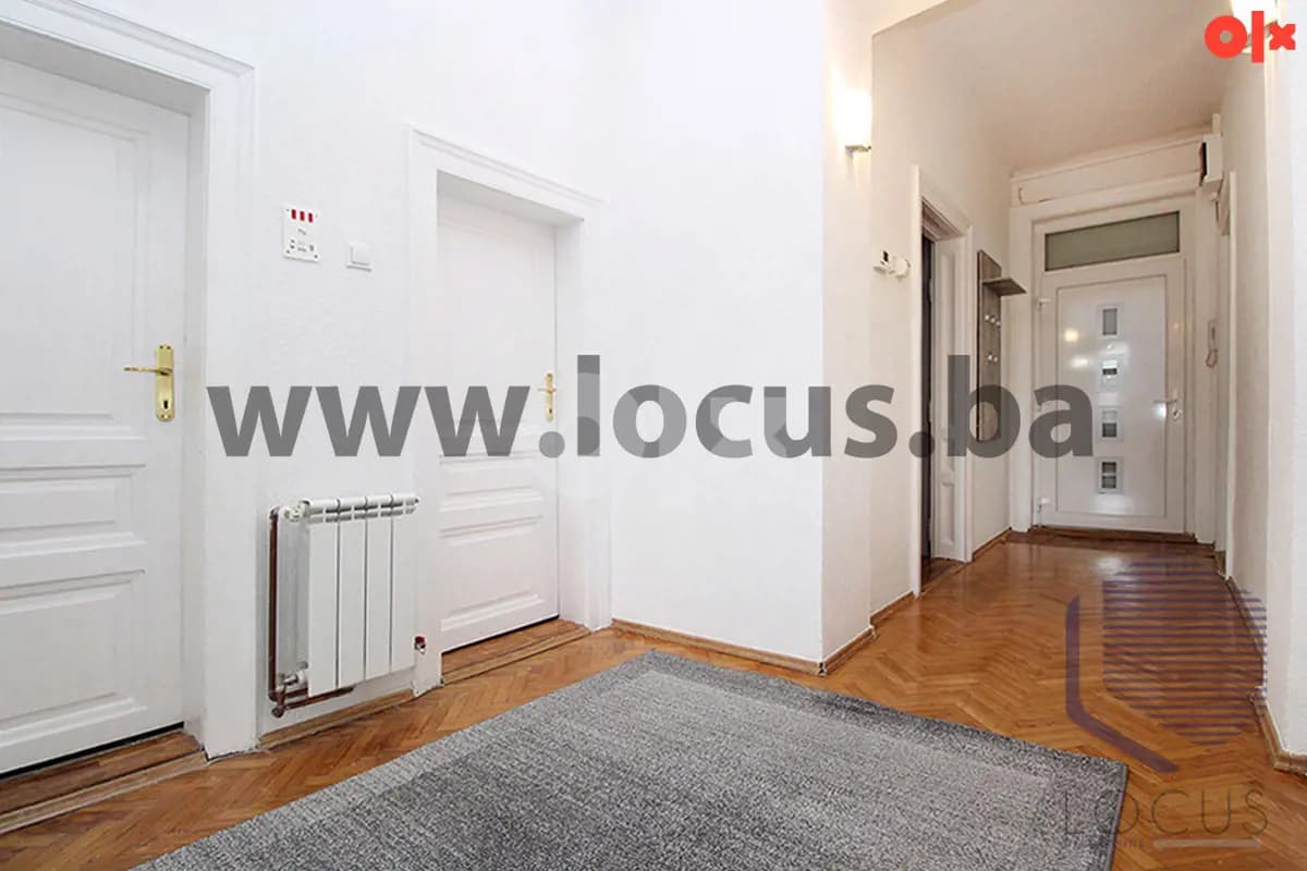 LOCUS: Četverosoban stan, Alekse Šantića, Centar 4