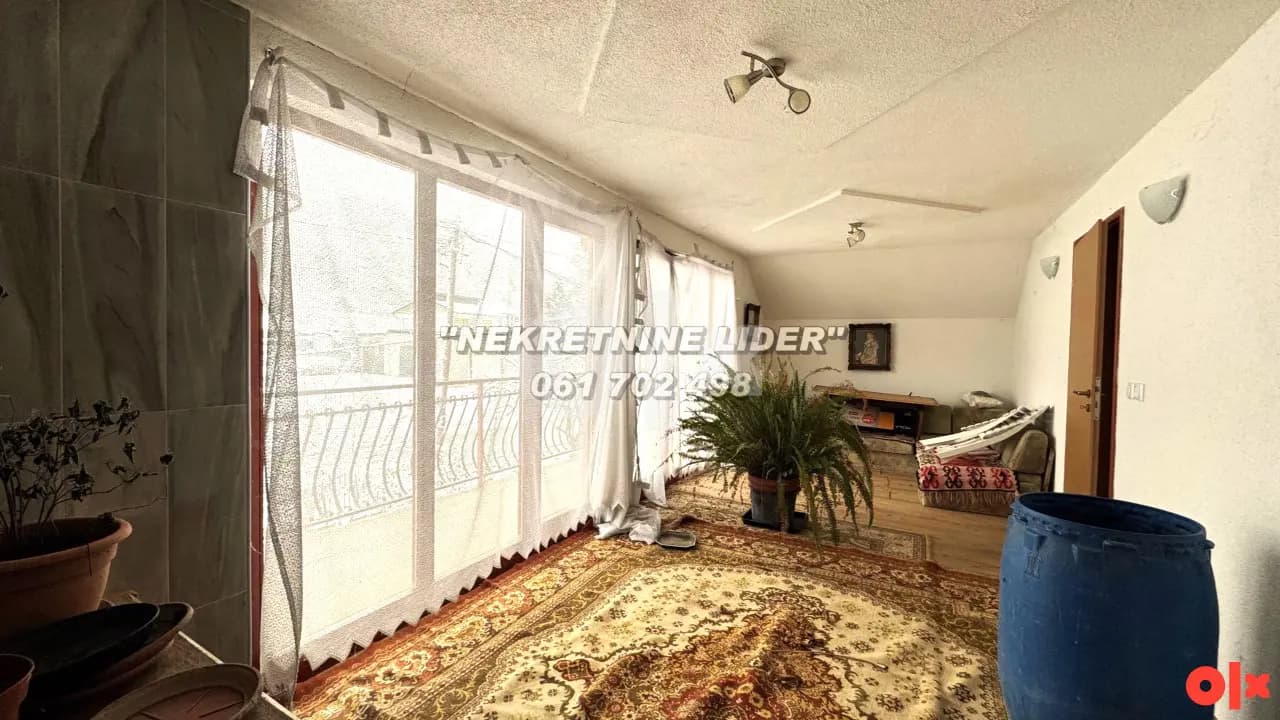 Porodična kuća sa 1104m2 zemljišta kod škole, Solina 9