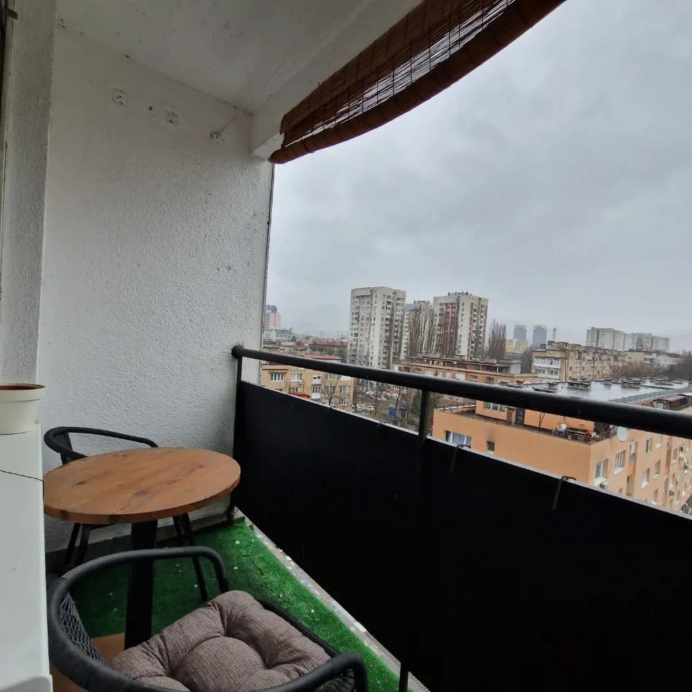 Stan 42m2 Grbavica prodaja BALKON 1