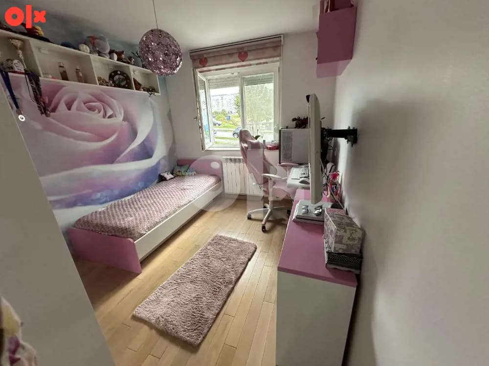 Stan Istočno Sarajevo Dobrinja I 93 m2 luksuzno opremljen 1