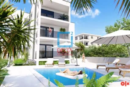 Trosoban apartman / bazen / parking / 80m2 / Trogir 4