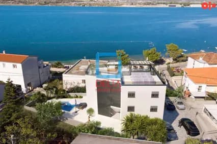 Trosoban apartman / bazen / parking / 80m2 / Trogir 7