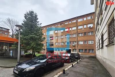 Adaptiran dvosoban stan / 1.sprat / Šenoina / Centar 3