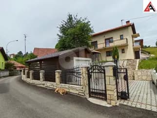 Kuća 150 m2 sa okućnicom 4040 m2 - KAKANJ 1