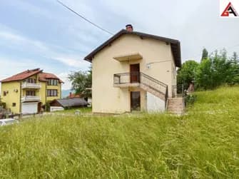 Kuća 150 m2 sa okućnicom 4040 m2 - KAKANJ 18