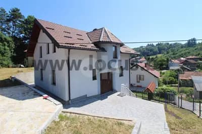 LOCUS: Novoizgrađena kuća, Pionirska dolina, Centar 3