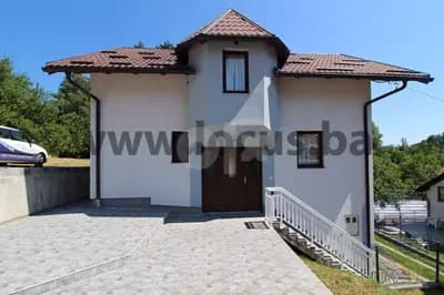 LOCUS: Novoizgrađena kuća, Pionirska dolina, Centar 4