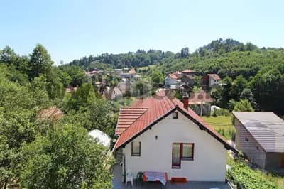 LOCUS: Novoizgrađena kuća, Pionirska dolina, Centar 17
