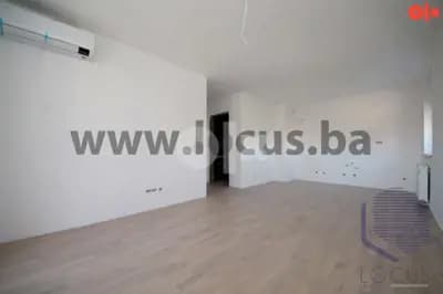 LOCUS prodaje: Trosoban stan, Braće Mulić, Dobrinja 2