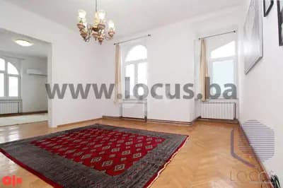 LOCUS: Četverosoban stan, Alekse Šantića, Centar 3