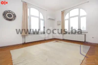 LOCUS: Četverosoban stan, Alekse Šantića, Centar 4