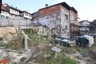 LOCUS: Atraktivna parcela sa pogledom na grad, Vratnik 10