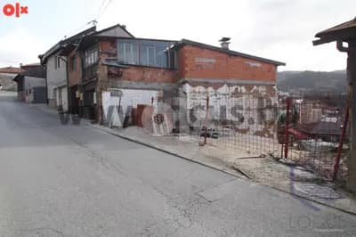 LOCUS: Atraktivna parcela sa pogledom na grad, Vratnik 14