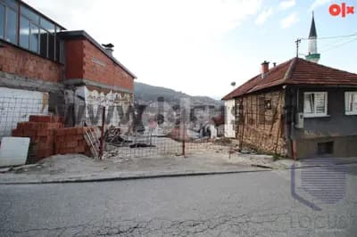 LOCUS: Atraktivna parcela sa pogledom na grad, Vratnik 15