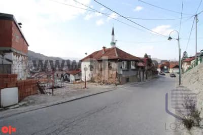 LOCUS: Atraktivna parcela sa pogledom na grad, Vratnik 1