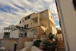SIGENX izdaje: Apartmani/ Brač/ Sutivan 2
