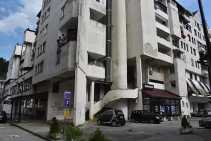 Trosoban stan u centru Travnika 2