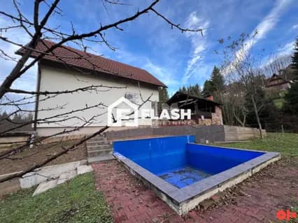 FLASH: Vikendica - BUSOVAČA - Dobruša 22