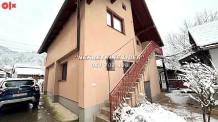 Porodična kuća sa 1104m2 zemljišta kod škole, Solina 3