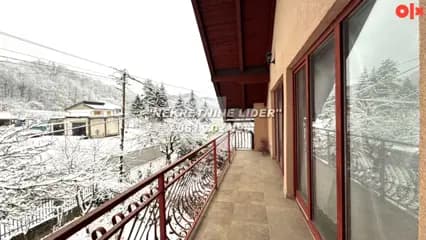 Porodična kuća sa 1104m2 zemljišta kod škole, Solina 21