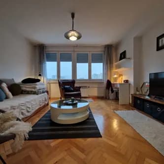 Stan 42m2 Grbavica prodaja BALKON 3