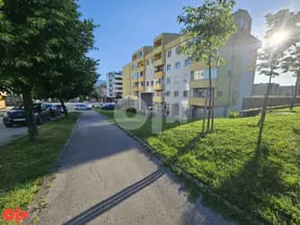 Stan Istočno Sarajevo Dobrinja I 93 m2 luksuzno opremljen 3