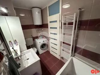 Stan Istočno Sarajevo Dobrinja I 93 m2 luksuzno opremljen 16