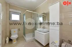 Kuća novije gradnje sa garažom i šadrvanom, Bokavići 4