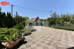 Kuća novije gradnje sa garažom i šadrvanom, Bokavići 12