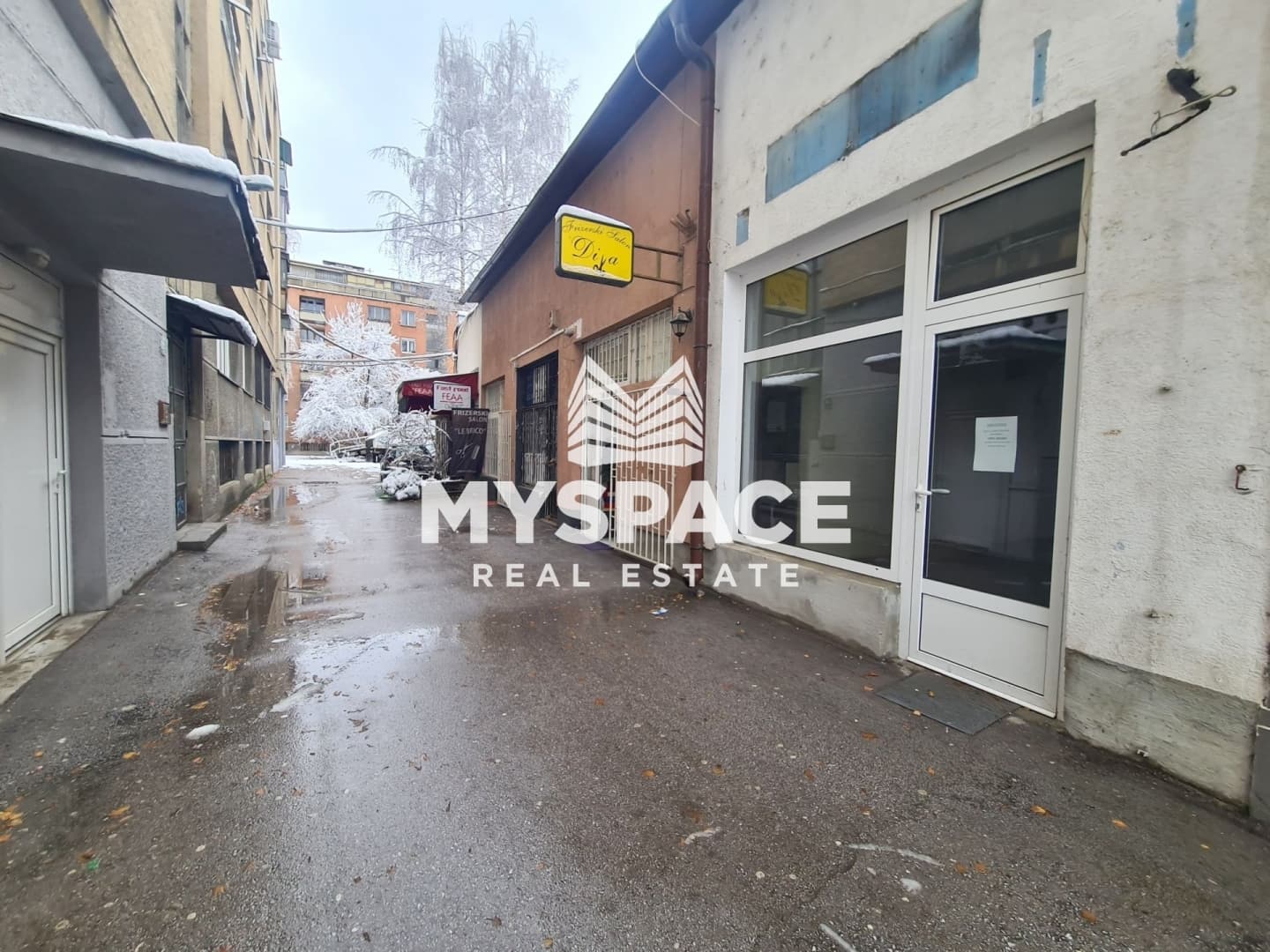 Poslovni prostori Grbavica, 26 m2, #12823 1