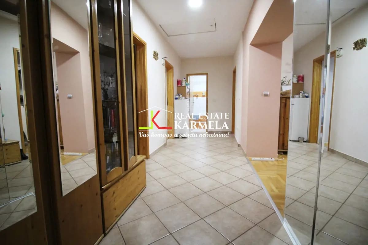 Petosoban stan - Trg Vilijama Šekspira - Novi Grad 2 Petosoban stan - Trg Vilijama Šekspira - Novi Grad 2