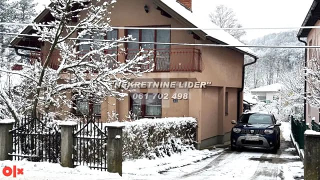 Porodična kuća sa 1104m2 zemljišta kod škole, Solina Porodična kuća sa 1104m2 zemljišta kod škole, Solina