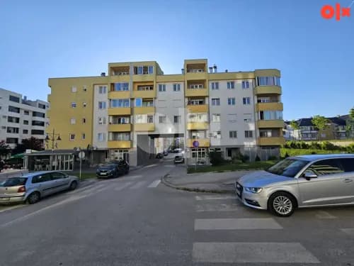 Stan Istočno Sarajevo Dobrinja I 93 m2 luksuzno opremljen Stan Istočno Sarajevo Dobrinja I 93 m2 luksuzno opremljen