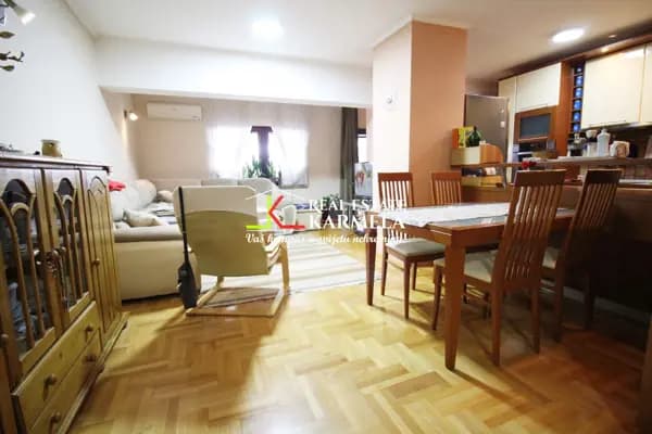 Petosoban stan - Trg Vilijama Šekspira - Novi Grad Petosoban stan - Trg Vilijama Šekspira - Novi Grad