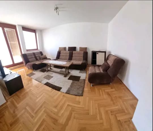 Najam - četverosoban stan 85m2 - ul. Akademika Petra Mandića Najam - četverosoban stan 85m2 - ul. Akademika Petra Mandića