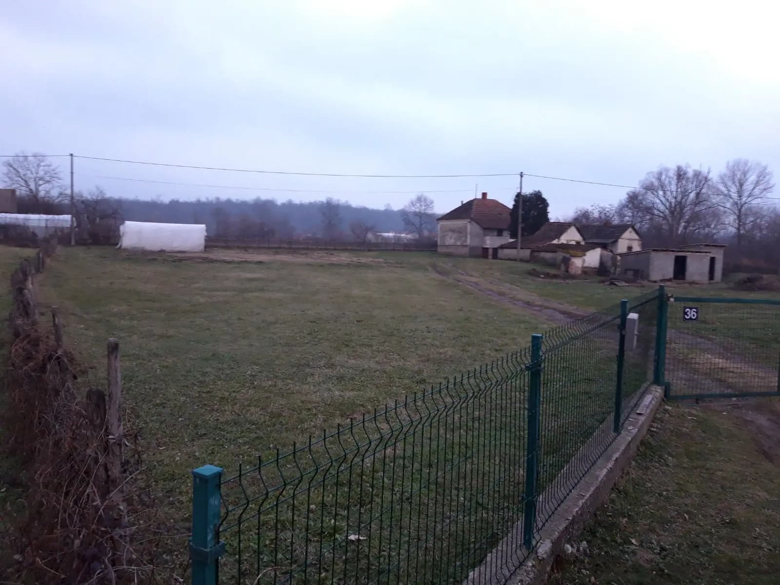 Prodajem kucu u Malim Crljenima-Lazarevac 2 Prodajem kucu u Malim Crljenima-Lazarevac 2