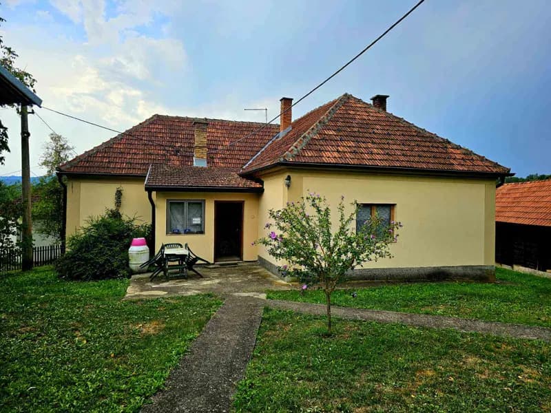 Prodajem imanje 8.6ha sa kucom-Kosjeric Prodajem imanje 8.6ha sa kucom-Kosjeric